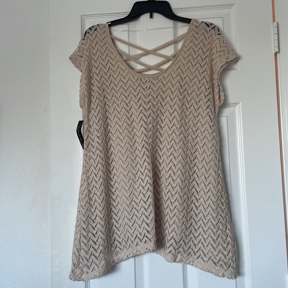 Tan blouse - Picture 2 of 4